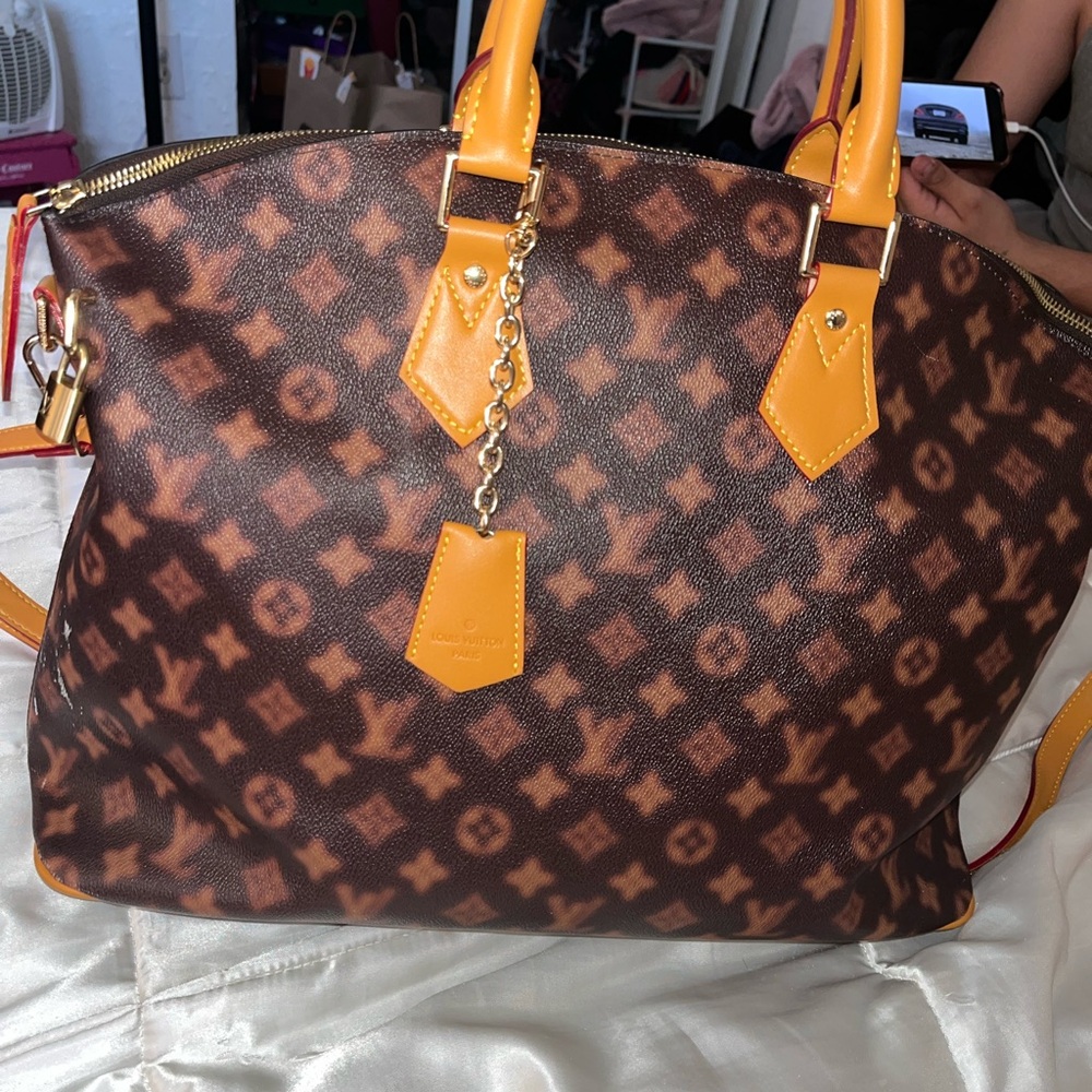 Louis Vuitton Brown Monogram Handbag - Picture 1 of 4